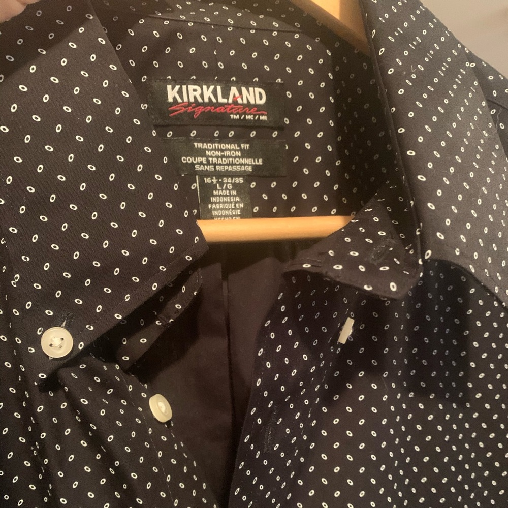 Button down shirts - Picture 2 of 3